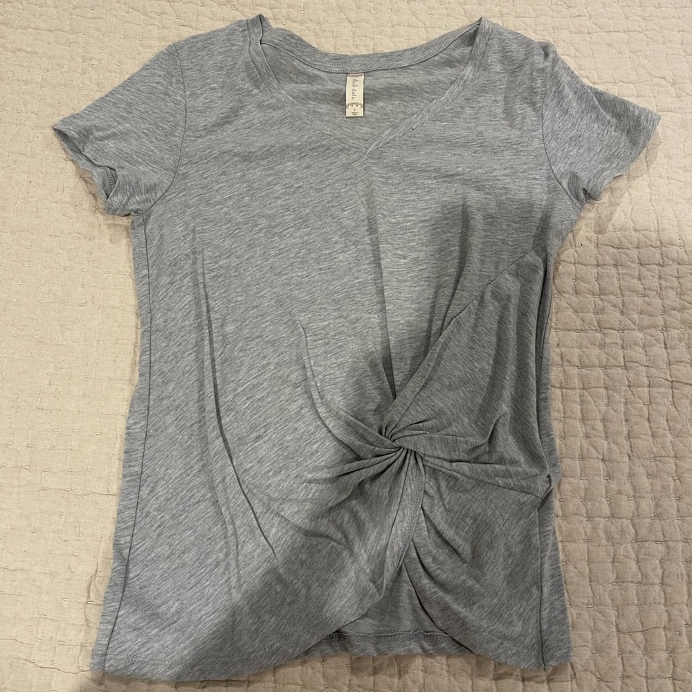 Women’s grey shirt